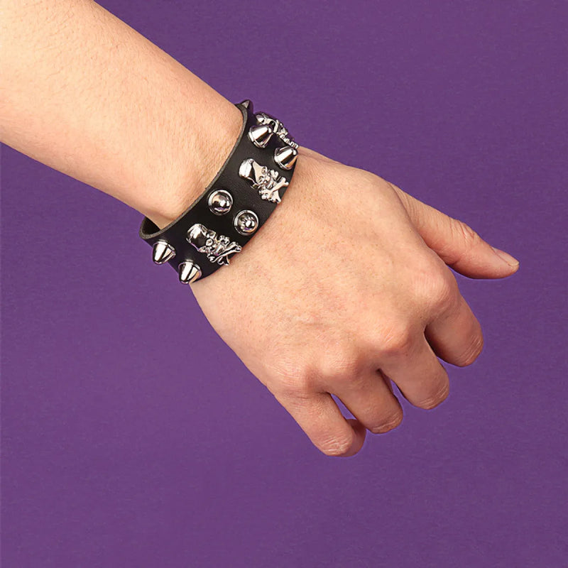 Punk Skull Rivet Bracelet - Pulsera Punk Calavera Remaches